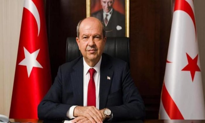 Cumhurbaşkanı Ersin Tatar: “Ülkemizin içerisinden geçmekte olduğu olağanüstü koşullarda ülke siyasetinde istikrarın yeniden vuku bulması bağlamında yeni hükümetin güvenoyu alması oldukça önemlidir”