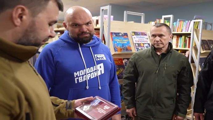Председатель «Молодой Гвардии Единой России» Антон Демидов получил знак отличия «За заслуги перед Донецкой Народной Республикой» III степени