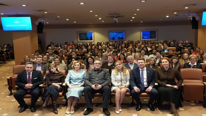 «Единая Россия» провела образовательную сессию «Женской политшколы» в Мосгордуме