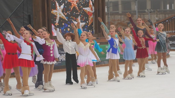 При поддержке «Единой России» в Астрахани состоялся гала-концерт фигурного катания