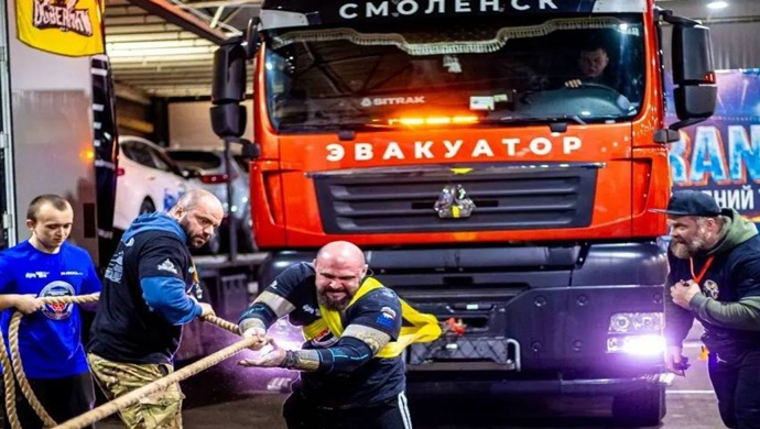 При поддержке «Единой России» в Смоленске состоялся новогодний турнир по силовому экстриму