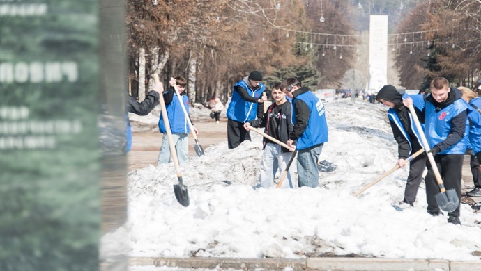 Birleşik Rusya, Kuzbass genelinde bir temizlik günü düzenledi